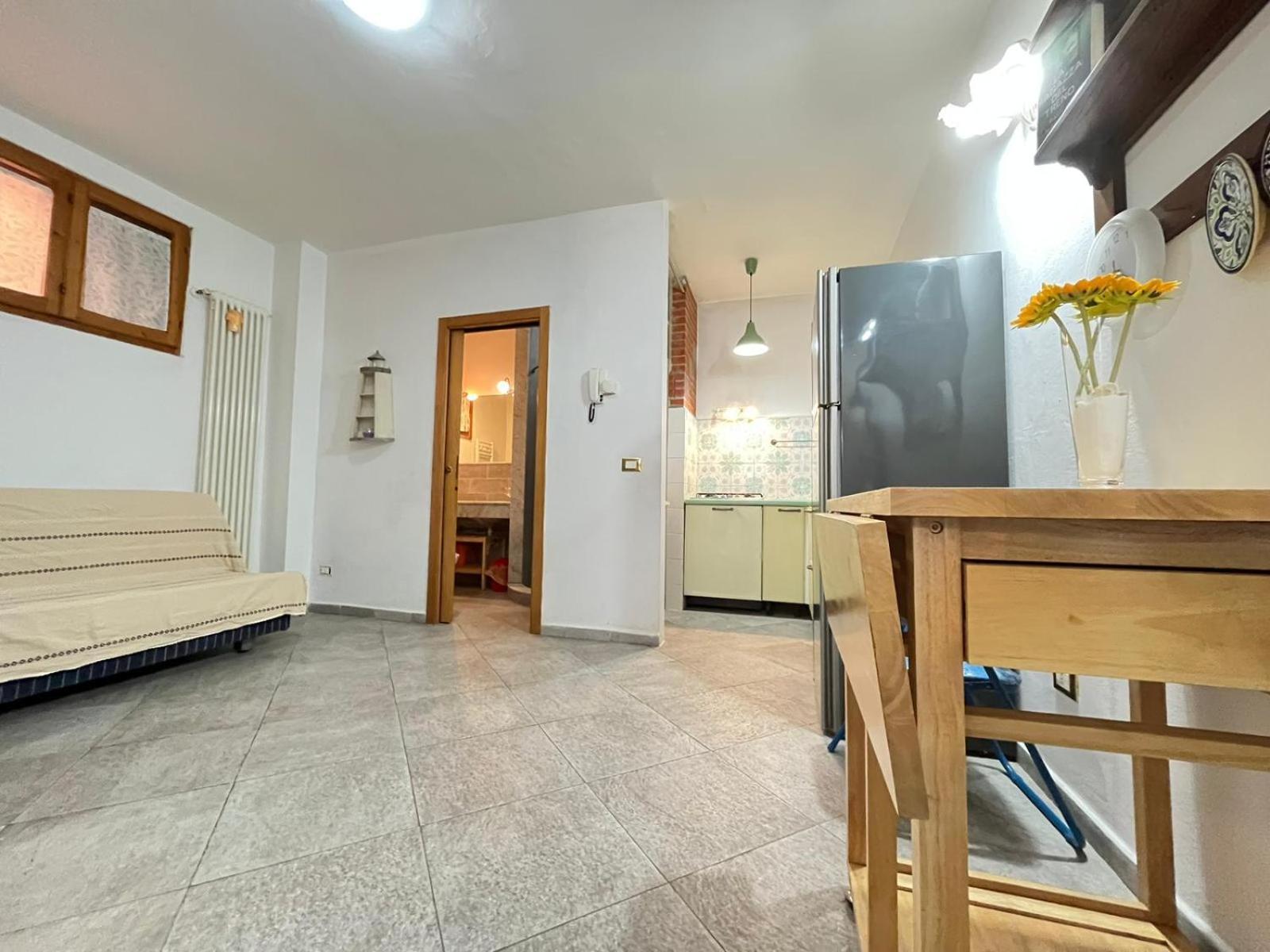 Oasy Apartament Lägenhet Tirrenia Exteriör bild